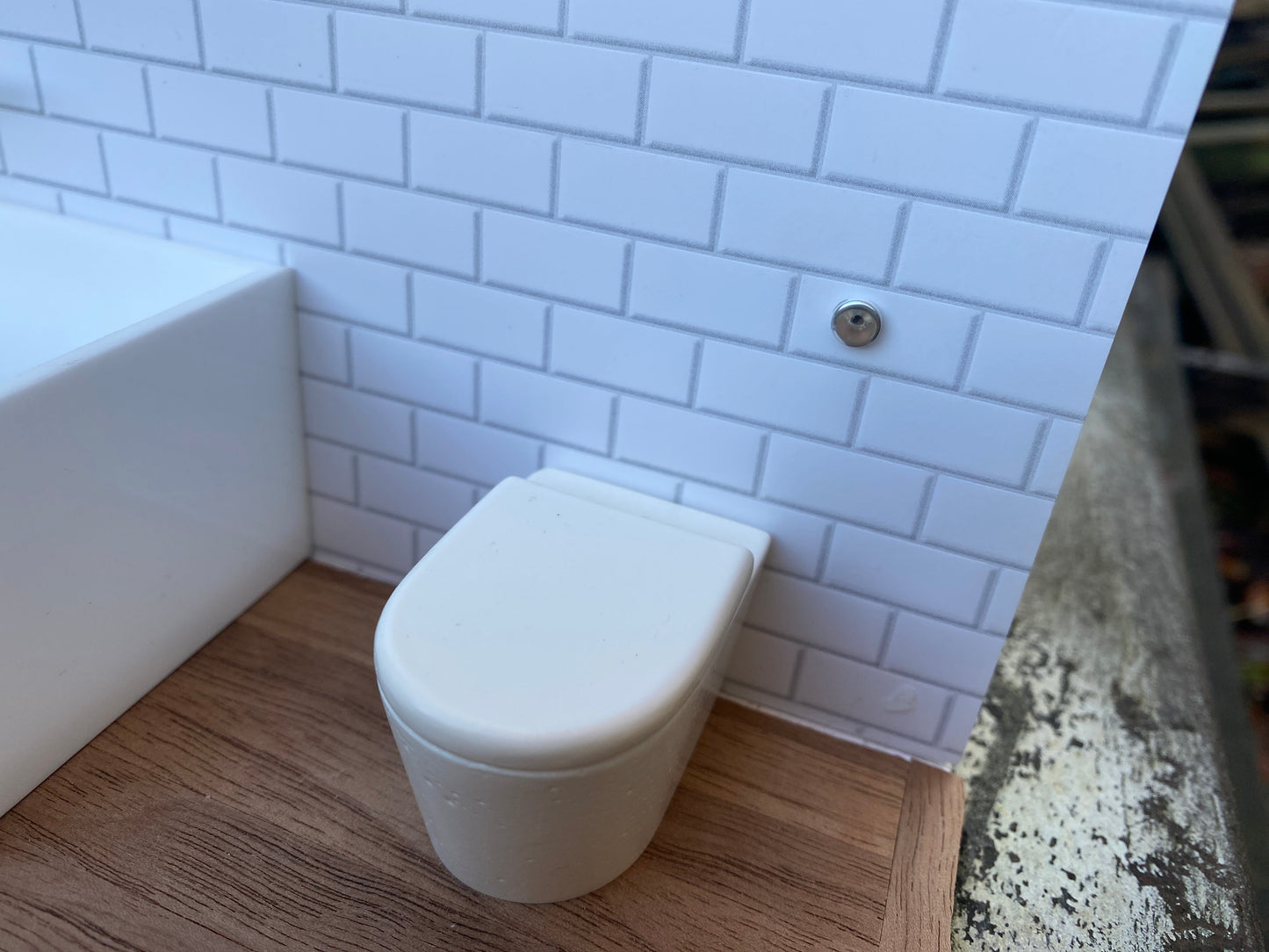 Wall-mounted Toilet