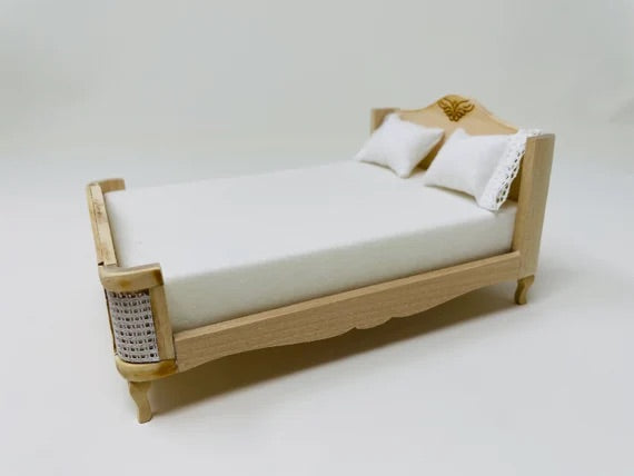 Dollshouse Miniature Wood and Faux rattan Bed