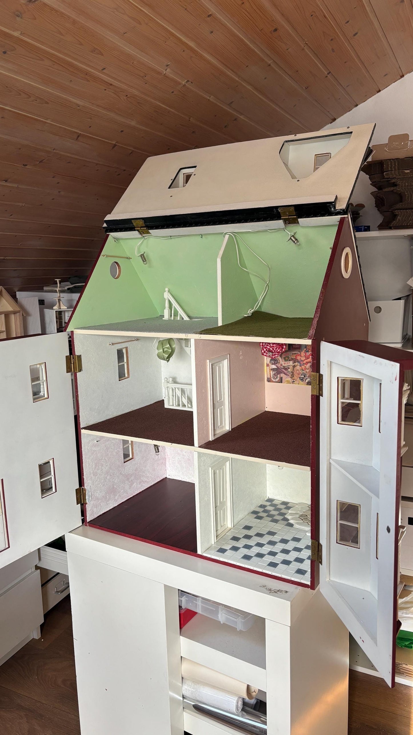 1:12 Victorian dollhouse