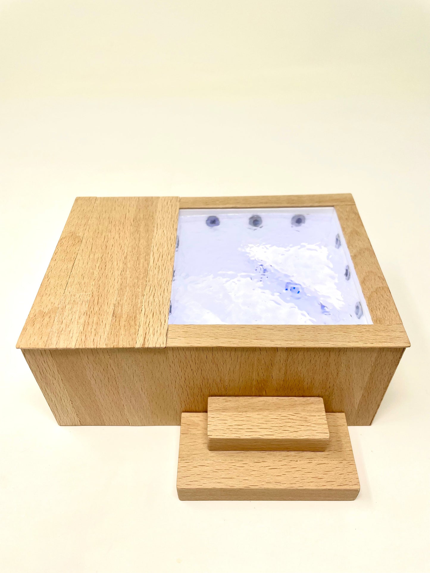 Dollshouse miniature hot tub one twelfth scale